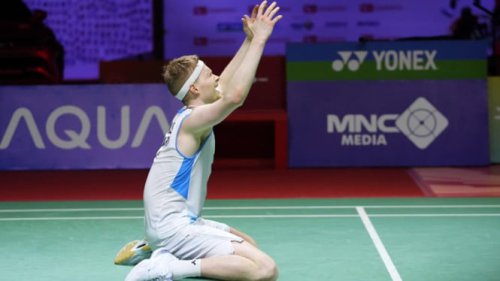 Disemangati Ribuan Suporter, Antonsen dan Liu/Tan Raih Kemenangan Manis di Istora