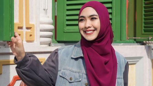 Biasa Pakai Mobil Pribadi, Oki Setiana Dewi Pindah ke Mesir Jadi Pakai Angkot dan Jalan Kaki