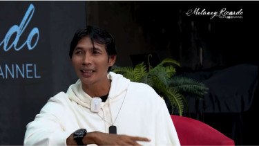 Arya Khan Bela Pinkan Mambo Ngamen di Jalan: Halal Dia Gak Jual Diri