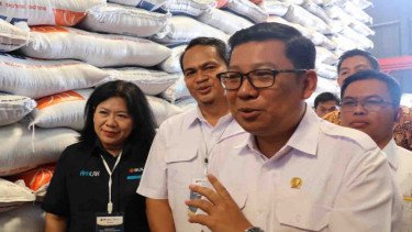 Bapanas: Bansos Beras 20 Kg Disalurkan ke 1.267 Penerima Bantuan di Hari Pertama