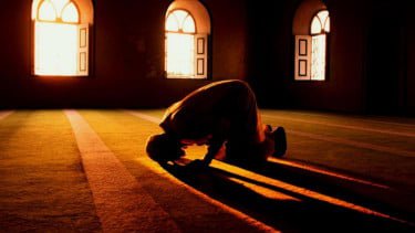 Jangan Disia-siakan! Ustaz Maulana Jelaskan Keutamaan Solat Tobat di Bulan Ramadan dan Tata Caranya
