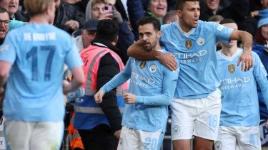 Bernardo Silva: Tekel Diogo Dalot ke Jeremy Doku Harusnya Kartu Merah, Bukan Kuning!