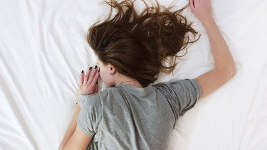 Pernah Mimpi Jatuh saat Tidur? Jangan Nebak-nebak, Ini Artinya Menurut Dokter