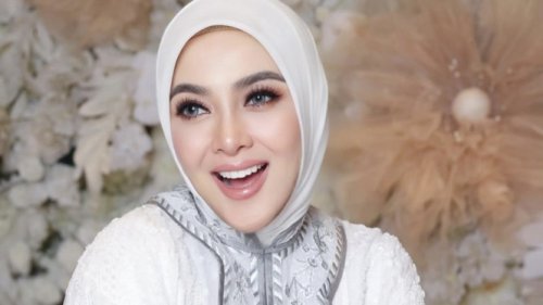 Syahrini., Davina Karamoy, Pose wedding Amanda Rawles dan Adriel Susanteo., Drama Korea terbaru, When Life Gives You Tangerines tayang di Netflix, Terpopuler: Syahrini Protes Maskapai Penerbangan, hingga Amanda Rawles Umumkan Kabar Bahagia