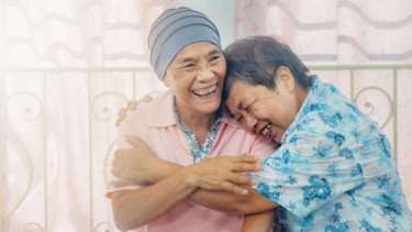Tips dan Cara Memakai Popok Dewasa yang Tepat Pada Lansia