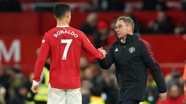 Jilat Ludah Sendiri, MU Jadi Ngebet Datangkan Pemain yang Pernah Diminta Ralf Rangnick