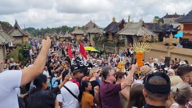 Bantah Kabar Sepi Pengunjung, Kemenhub Pastikan Penumpang Pesawat ke Bali Melonjak