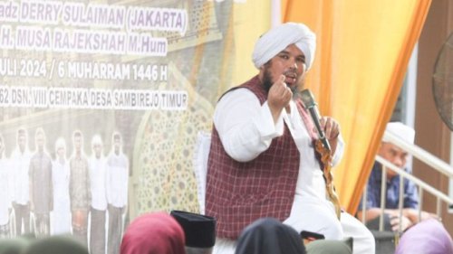 Momen Hangat Derry Sulaiman dan Ivan Gunawan di Tanah Suci Curi Perhatian