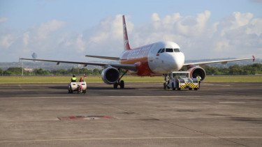 Daftar 10 Penerbangan Murah Terbaik Dunia 2025, AirAsia Juaranya
