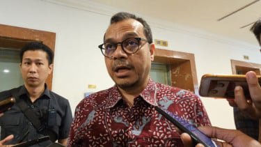 Nezar Patria: Tanpa Sinyal, Hidup Lumpuh