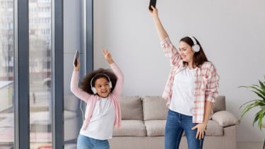 Moms, Waktu Bersama Bisa Jadi Fondasi Tumbuh Kembang Anak