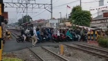 Kecelakaan di Bekasi, Faktor Keamanan di Perlintasan Kereta Sebidang Harus Kembali Diperkuat