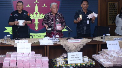 Hakim Nilai Uang Rp 915 M dan Emas 51 Kg di Rumah Zarof Harta Tak Wajar, Gak Ada Penjelasan Masuk Akal