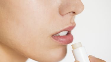 Sering Terlupakan! Bibir Juga Perlu Perlindungan dari Sinar UV, Lip Balm Aja Udah Cukup?