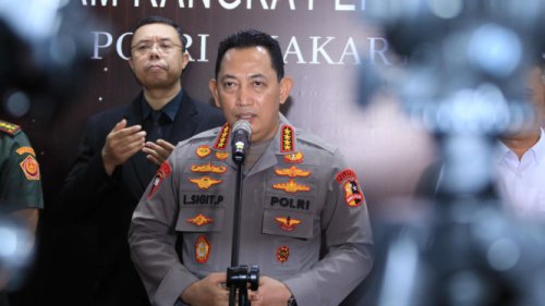 Kapolri Lepas 700 Buruh Korban PHK untuk Kerja di Cirebon dan Brebes