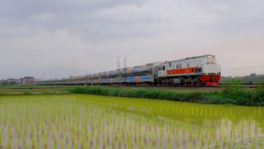 Penting! Usai Tabrakan Maut KRL Vs KA Argo Bromo di Bekasi, Jadwal Kereta Api Jarak Jauh Siap Normal Hari Ini