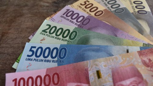 Rupiah Melemah Usai ADB Pangkas Proyeksi Pertumbuhan Ekonomi RI di 2025