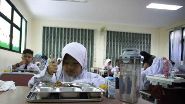 Guru Penanggung Jawab MBG di Sekolah Dapat Insentif Rp 100 Ribu per Hari