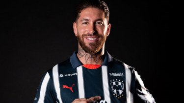 Bobotoh &lsquo;El Sosmed&rsquo; Beraksi: Serbu Instagram Sergio Ramos, Rayu Gabung ke Persib Bandung