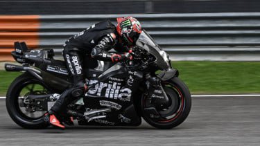 Aprilia Ngamuk di MotoGP Valencia, Kunci Pole dan Dekatkan Diri ke Peringkat Tiga!