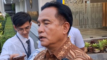 Yusril Sebut TNI Tak Bisa Laporkan Ferry Irwandi, Sarankan Berdialog
