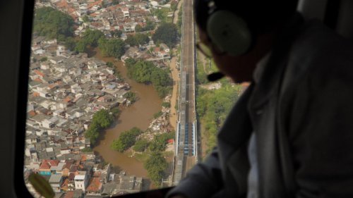 Tinggi Permukaan Pintu Air Karet dan Sunter Hulu Berstatus Siaga 1