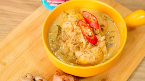 1. Cool It Properly Before Storing, 2. Use Airtight Containers, 3. Reheat Thoroughly Every Day (If Storing in the Fridge), 4. Freeze for Long-Term Storage, 5. Avoid Mixing Rice Cake (ketupat) or Side Dishes in the Same Container, Still Got Chicken Opor Left After Eid? Here&rsquo;s How to Make It Last for Weeks!