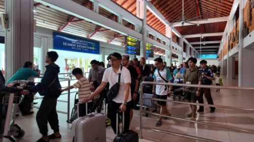 Bandara Bali Kembali Normal Usai Banyak Pembatalan Akibat Erupsi Gunung Lewotobi