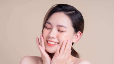 Kulit Glowing Bukan Instan, Ini Rahasia Perawatan yang Sering Diabaikan