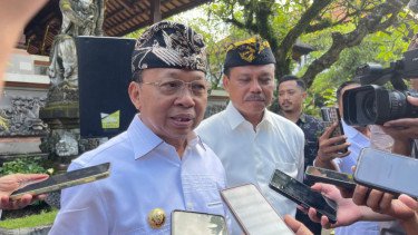Gubernur Bali Perintahkan Pembangunan Lift di Tebing Pantai Kelingking Dihentikan