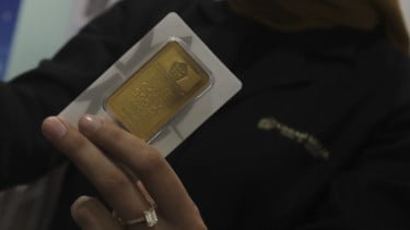 Harga Emas Fluktuatif: UBS, Antam, dan Galeri24 Bertahan di Rekor Tertinggi