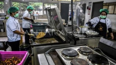 Anggaran MBG pada 2026 Dipatok Lebih dari Rp 300 Triliun