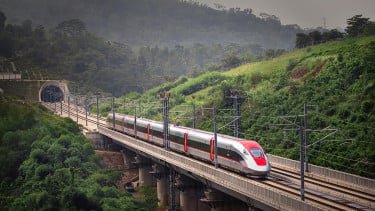 Prabowo Tunjuk AHY Jadi Ketua Komite Kereta Cepat Jakarta-Bandung