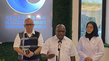 Natalius Pigai Usul Halaman Gedung DPR jadi Tempat Demo, Ini Tujuannya