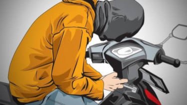 Seorang Pria Kena Amuk Warga Usai Gagal Curi Motor di Jakbar