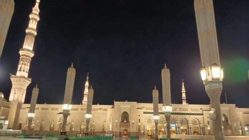 Top 5+ Titik Strategis &amp; 6 Tips Penting Beribadah Nyaman di Masjid Nabawi