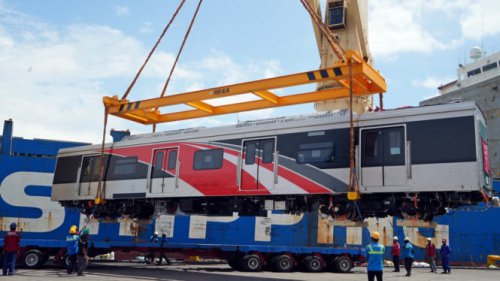 KAI Segera Operasikan 96 Unit KRL Baru dari China