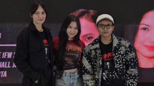 Ketika Dunia Fashion Bertemu Horor, Jalan Pulang Hadir di Panggung Indonesia Fashion Week 2025