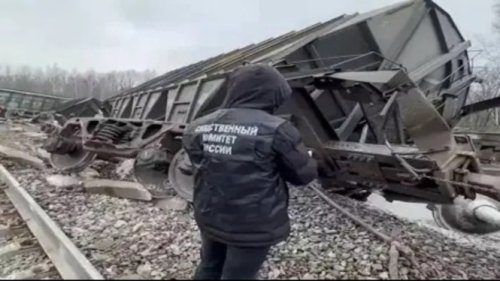 Jembatan Ambruk dan Kereta Tergelincir di Rusia, 7 Orang Tewas