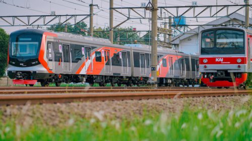 KAI Commuter Resmi Operasikan 3 Rangkaian KRL Baru, Cek Jadwalnya