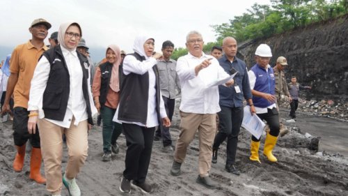 Approval Rating Tinggi, Khofifah Bawa Jatim Jadi Provinsi Terbaik di Pulau Jawa