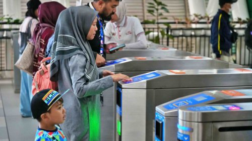 LRT Jabodebek Layani 181 Ribu Penumpang saat Libur Panjang, Stasiun Dukuh Atas Paling Padat
