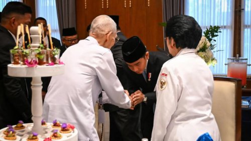 Momen Gibran Salaman dengan Try Sutrisno usai Ramai Isu Pemakzulan
