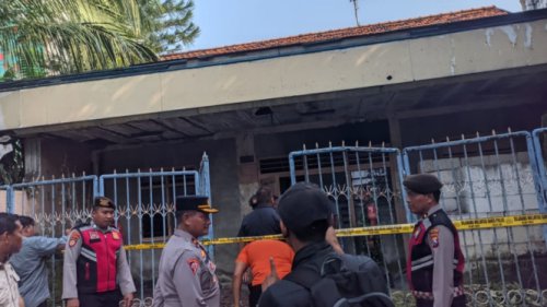 Granat Berkarat Ditemukan Warga Saat Bersihkan Rumah Kosong di Tuban