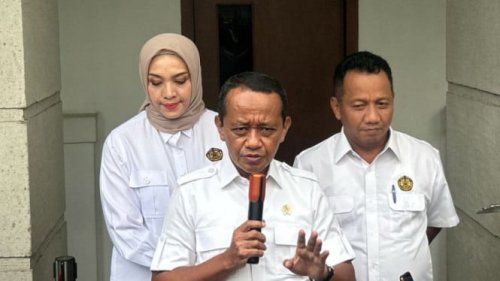 Bahlil Setop Sementara Tambang Nikel di Raja Ampat Usai Tuai Protes