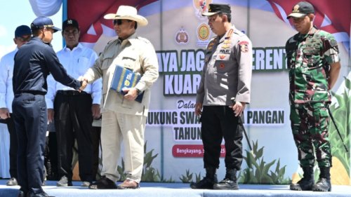 Pastikan Swasembada Pangan Terwujud, Panglima TNI dan Presiden Prabowo Hadiri Panen Raya Jagung di Kalbar