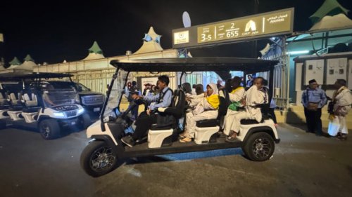 Mobil Golf Disiagakan Bantu Jemaah di Kawasan Mina