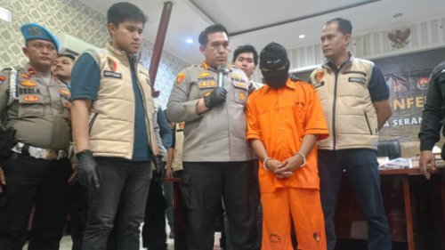 Pelaku Pembunuhan Istrinya Sendiri di Polresta Serkot., Kantor Desa Mandiri, Ustaz Yahya Waloni, Pendakwah, Penceramah, Ulama Ustaz Abdul Somad, Terpopuler: Suami Bunuh Istri Usai Bersetubuh, Kepala Desa Diduga Gadaikan Sertifikat Kantor
