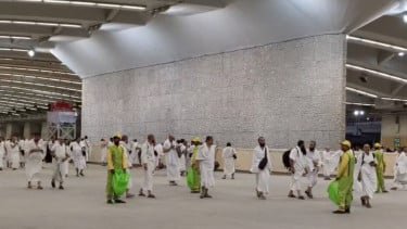 Jemaah Haji Indonesia Dilarang Lempar Jumrah Pukul 10.00-14.00, Alasannya Cuaca Terik dan Padat