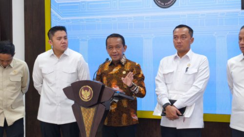 Bahlil Ungkap Alasan Pemerintah Tak Cabut Izin Tambang PT Gag Nikel